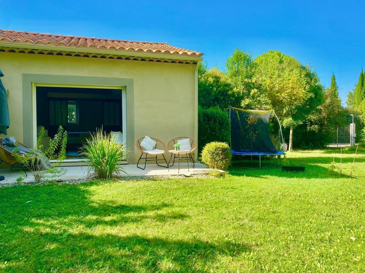 Appartement Neuf Et Au Calme Proche Avignon Althen-des-Paluds Exterior foto