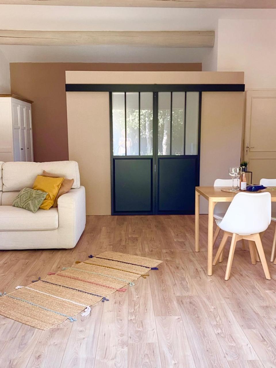 Appartement Neuf Et Au Calme Proche Avignon Althen-des-Paluds Exterior foto